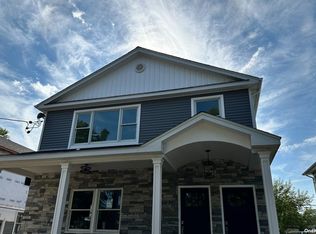 211 Nassau Blvd #B, Garden City, NY 11530