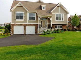 280 Bennett Dr, Carol Stream, IL 60188