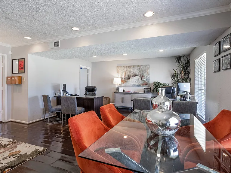 Leasing Office