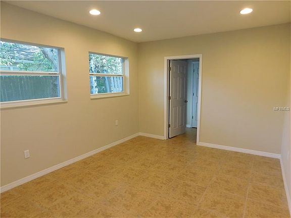 4th image of 511 Carolina Ave