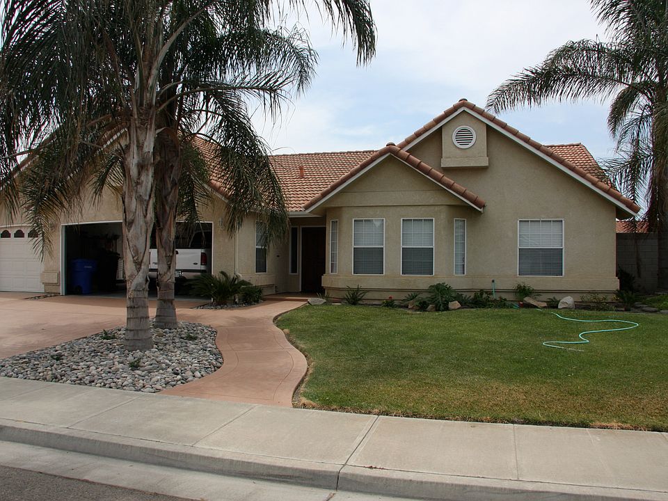 1st image of 467 W Earl Way