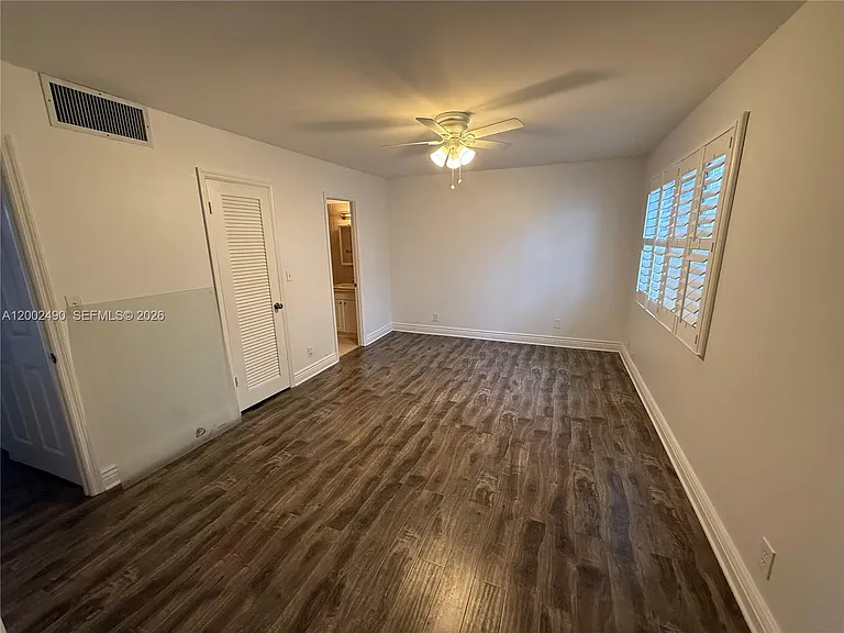 2606 NE 10th St #2606 — Photo 5