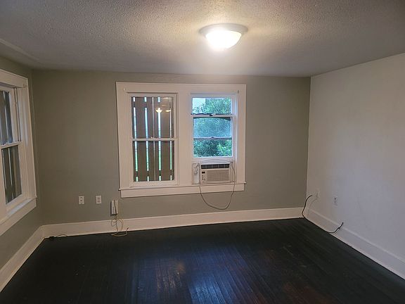 4th image of 1819 37th St