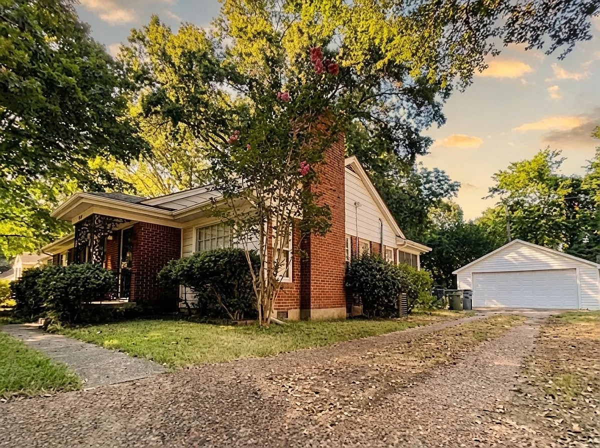 Building Photo - 3458 Northwood Dr