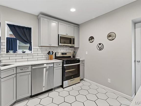 4th image of 4153 Loughborough Ave