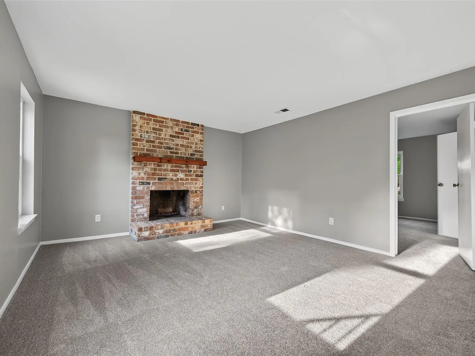 4 bed, 1764 sqft, $2,275 — Photo 4
