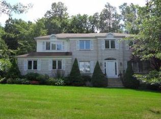 4 Farragut Rd, Randolph, NJ 07869