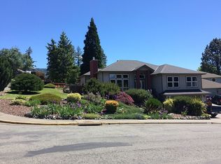 1012 NW Regent Dr, Grants Pass, OR
