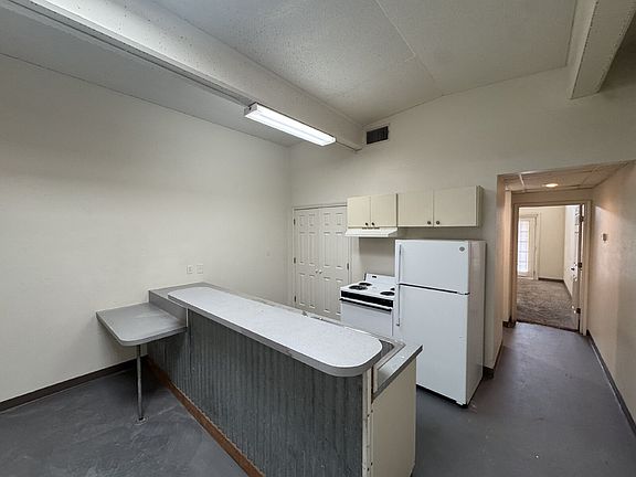 3rd image of 1619 University Ave APT 6