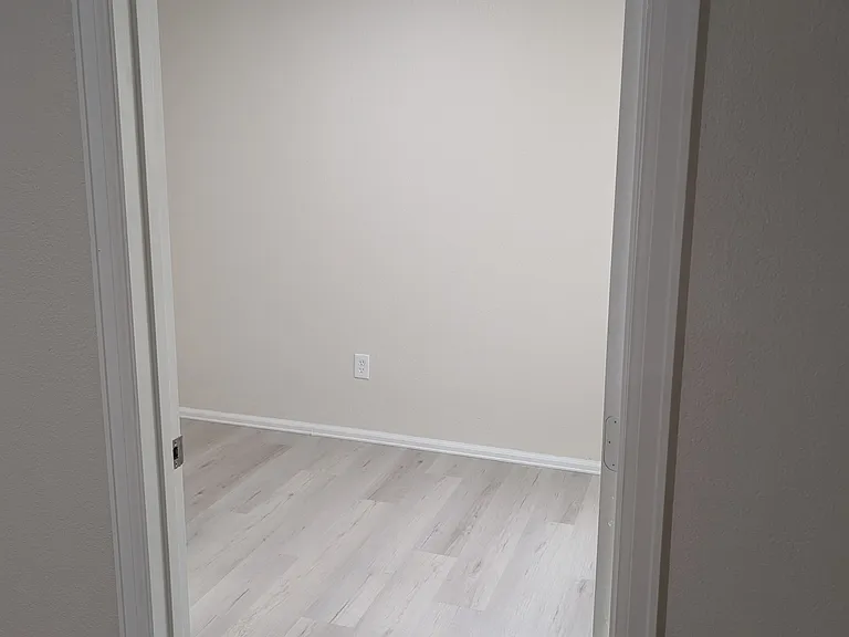 small 4th room upstairs for office / play room / man cave / she cave. no closet thus not a bedroom
