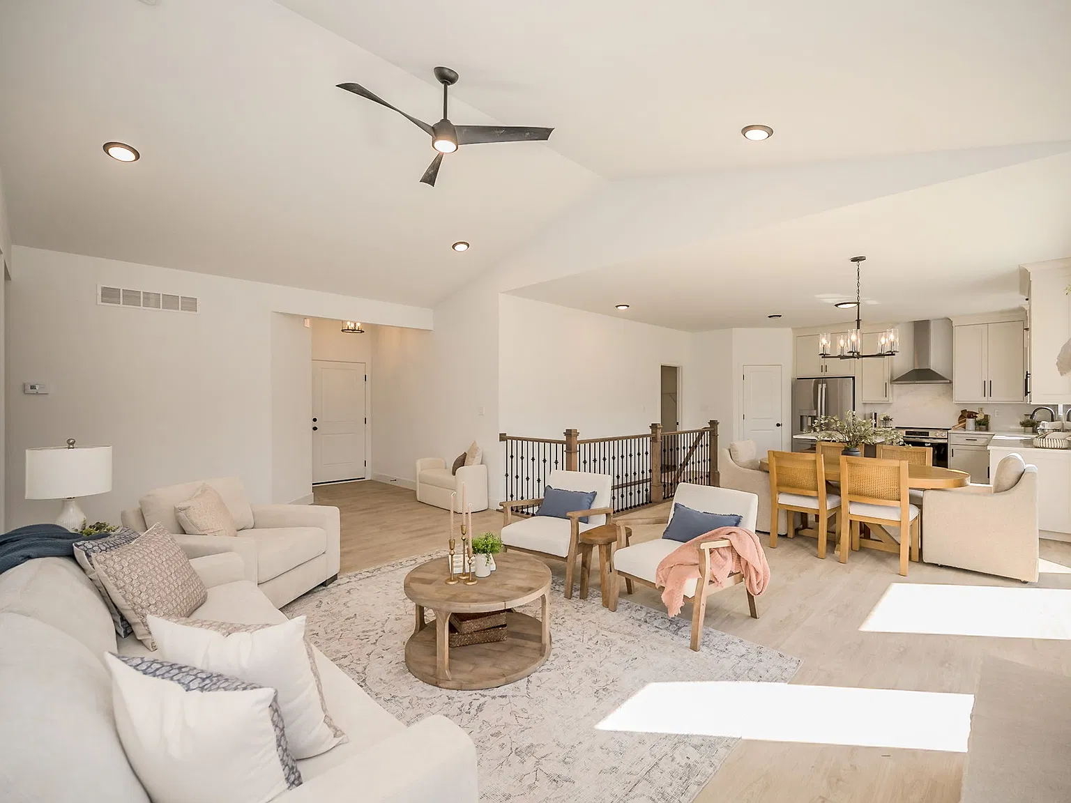 3 bed, 1564 sqft, $2,500 — Photo 3