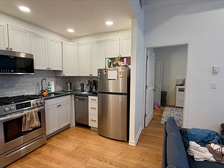 Franklin House Apartments — Photo 37
