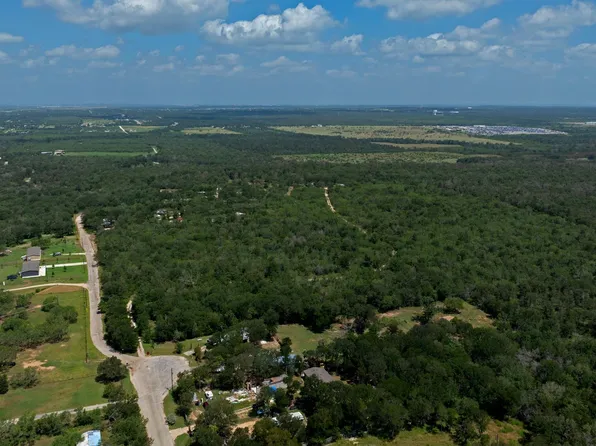 326 The Forest Rd, Dale, TX 78616