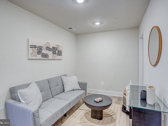 5th image of 14304 Sinepuxent Ave Unit G
