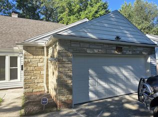 1026 Renfield Rd, Cleveland Heights, OH 44121
