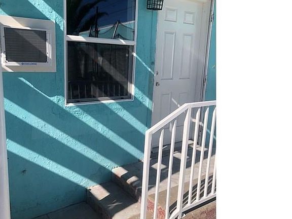 4th image of 1043 W 104th St