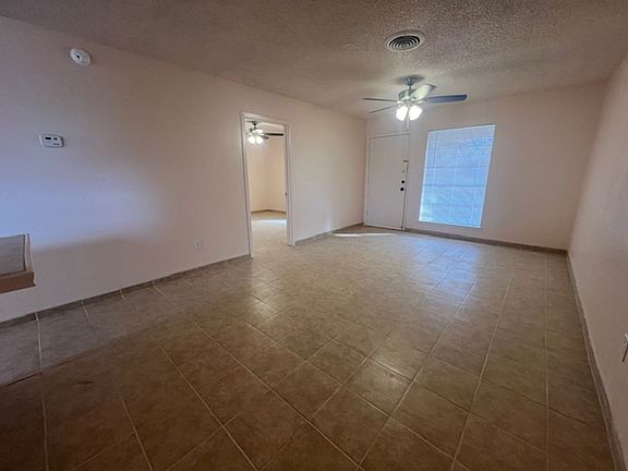 3rd image of 704 Chaparral Cir