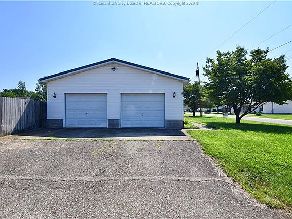 2nd image of 114 Dandelion Dr