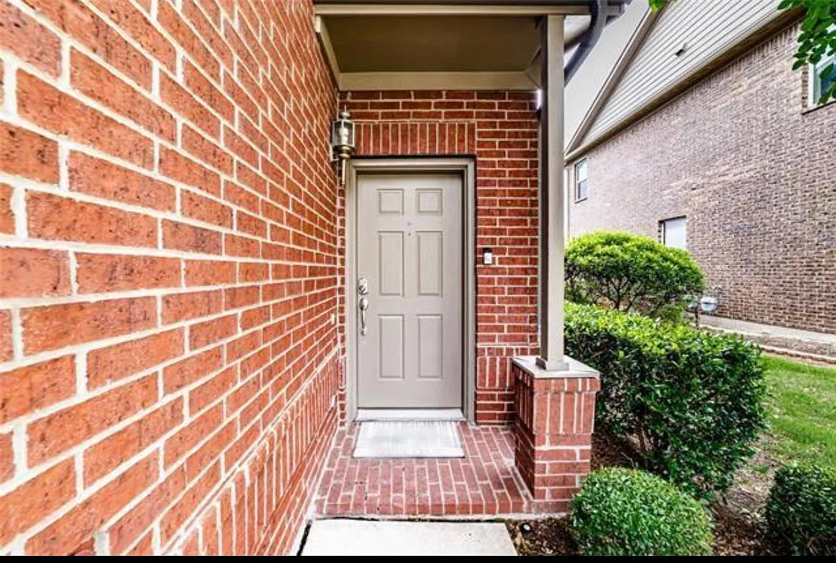 3 bed, 2.5 bath, 1980 sqft, $2,495 — Photo 4