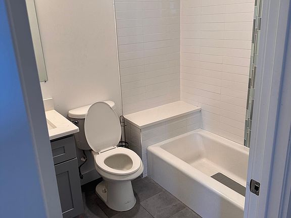 2nd image of 14 Touraine Ave APT 3R