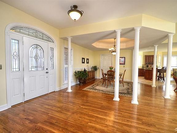 2nd image of 3219 E Lagoon Court SE
