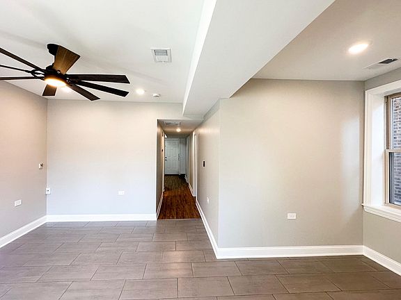 4th image of 2440 W Augusta Blvd #G