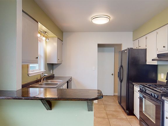 2nd image of 2215 E Crescent Dr