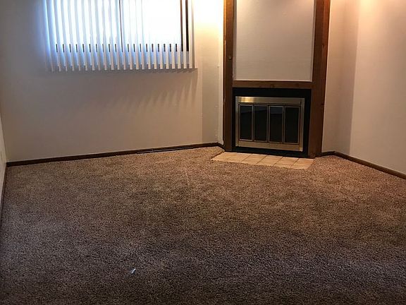 2nd image of 1006 Lincoln Way Unit 101