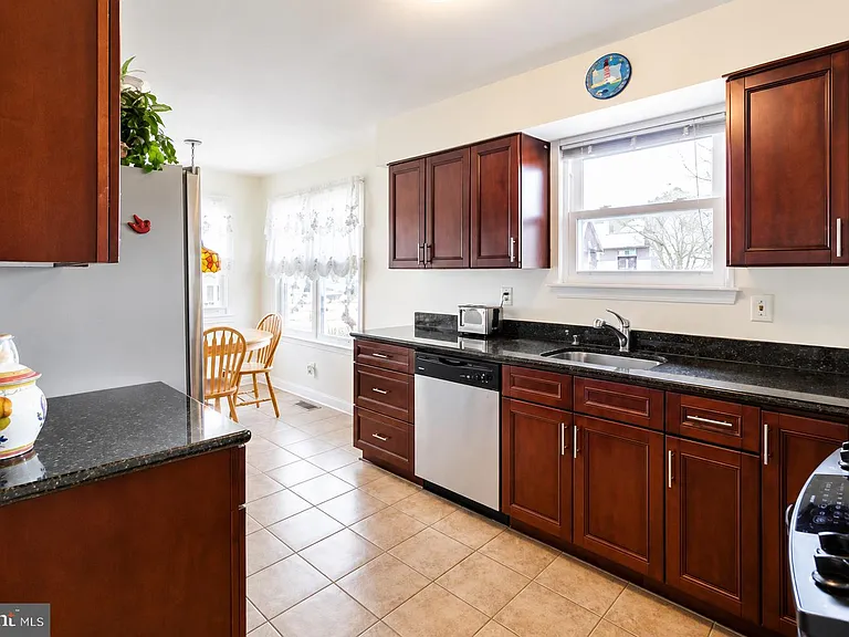 44 Brambling Ln — Photo 8