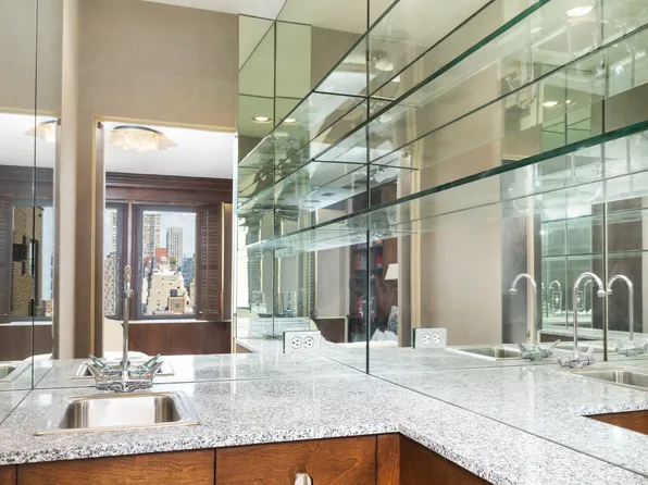 101 Central Park West image 26 of 26