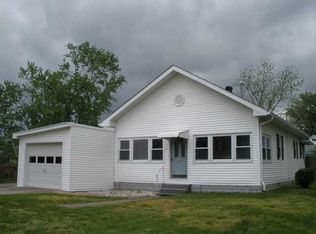 314 W 1st St, Oakland City, IN 47660