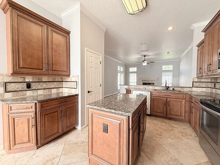 11411 Kingsley Manor Way — Photo 14