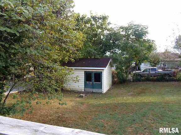 5th image of 403 W 12th St
