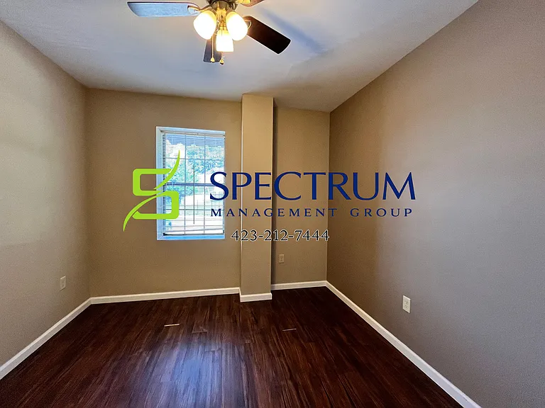 1810 Bishop Ave — Photo 14