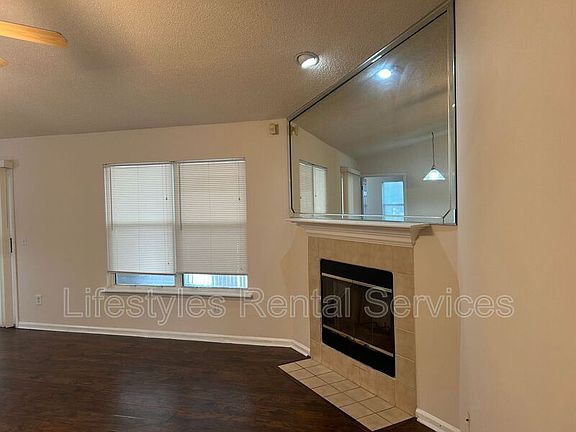 5th image of 11832 Poydras Ln