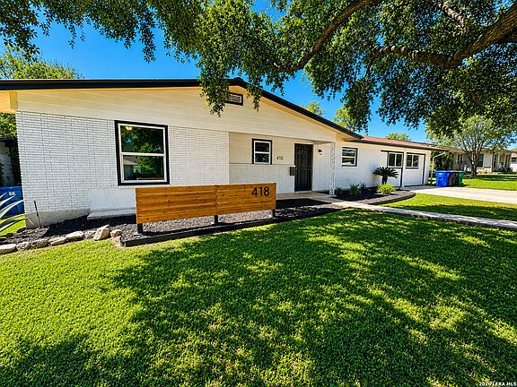 3rd image of 418 REDCLIFF DR