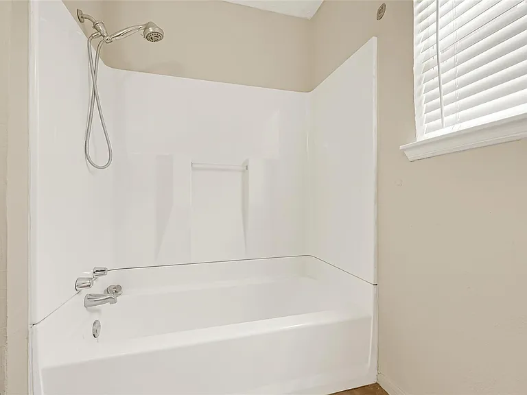 539 Belwin Dr — Photo 25