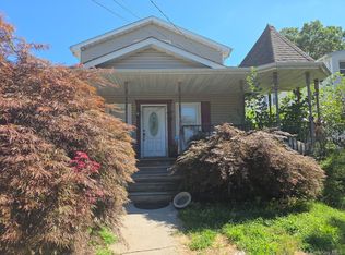 178 S 15th Street, Lindenhurst, NY 11757