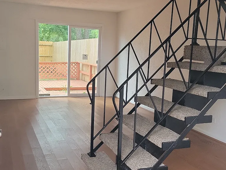 15907 Debra Dr — Photo 7