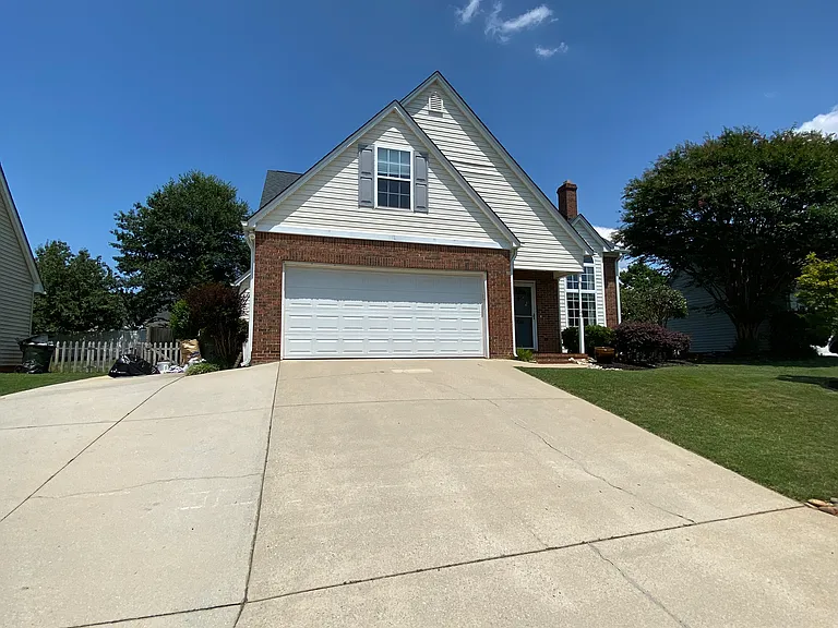 108 Fawnbrook Dr — Photo 3