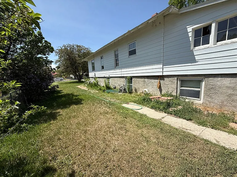 825 N Broadway Ave. — Photo 58