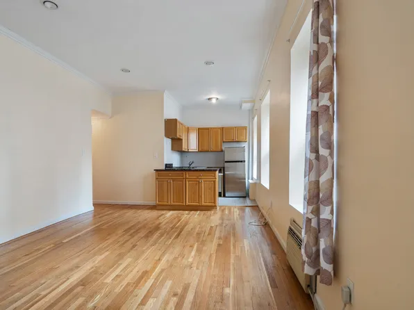 152 East 35th Street image 13 of 13
