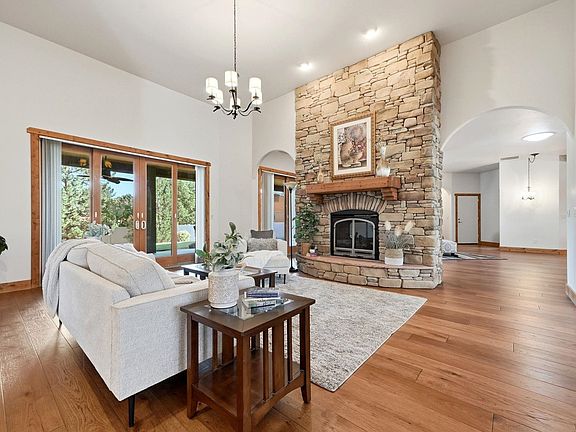 4th image of 735 Centauri Ct
