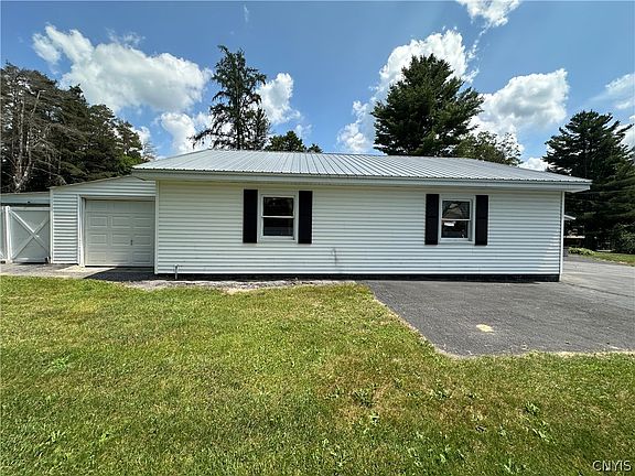 4th image of 114 Woodgate Dr