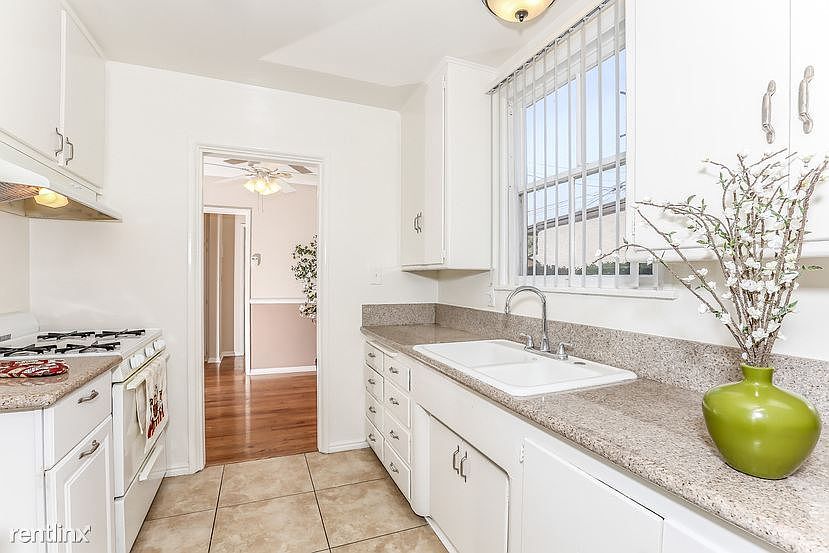 009-Kitchen-676003-mls