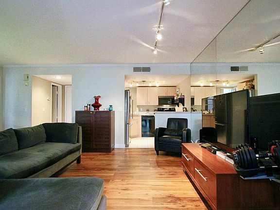 5th image of 1260 Cleveland Ave #102