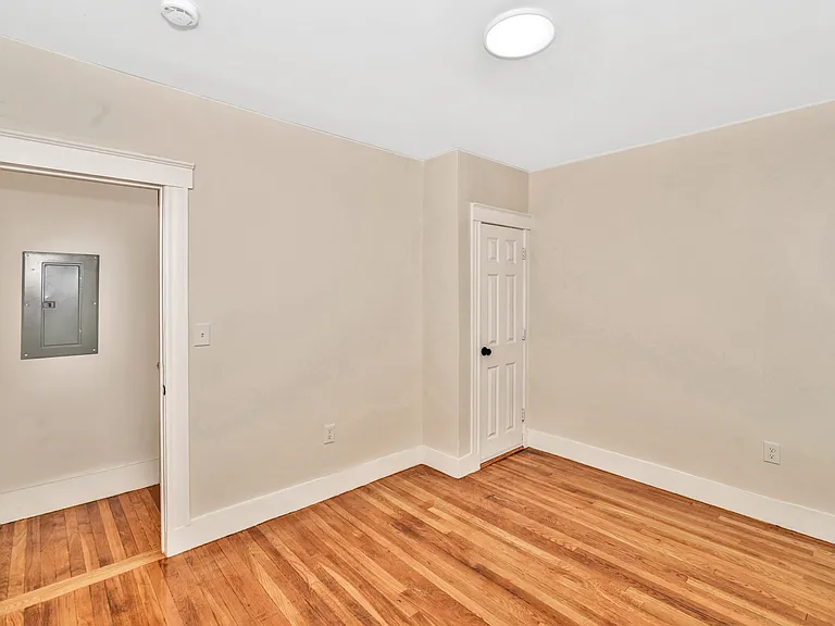 30-32 Westmore Rd #2 — Photo 24