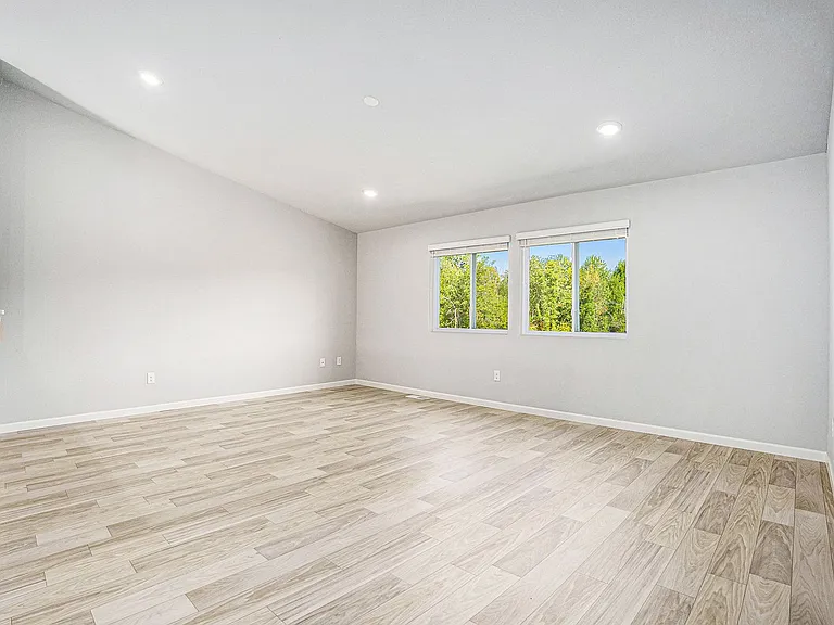 16507 Bedington Dr — Photo 10