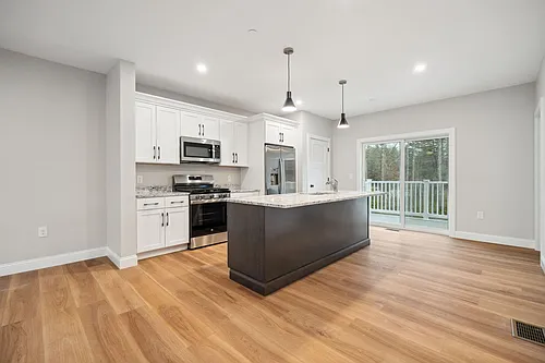 Bayberry Commons- 3 Bedroom 2.5 Bath Townhomes with 2 Car Garage Photo 1