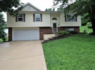 1 Davis Woods, Collinsville, IL 62234